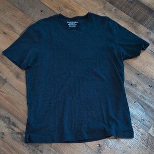 Banana Republic Men's Charcoal Short Sleeve Tee